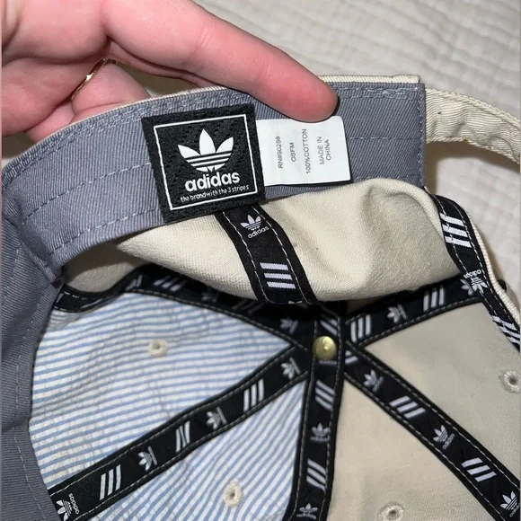 SOLD - Adidas Black and Cream Cap - Picture 8 of 10